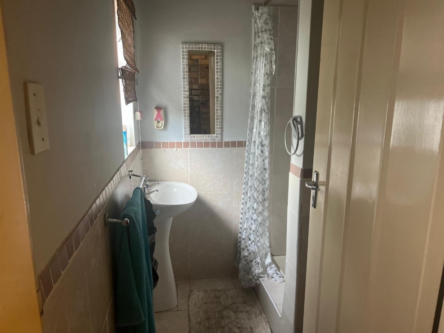 5 Bedroom Property for Sale in Potchefstroom South North West
